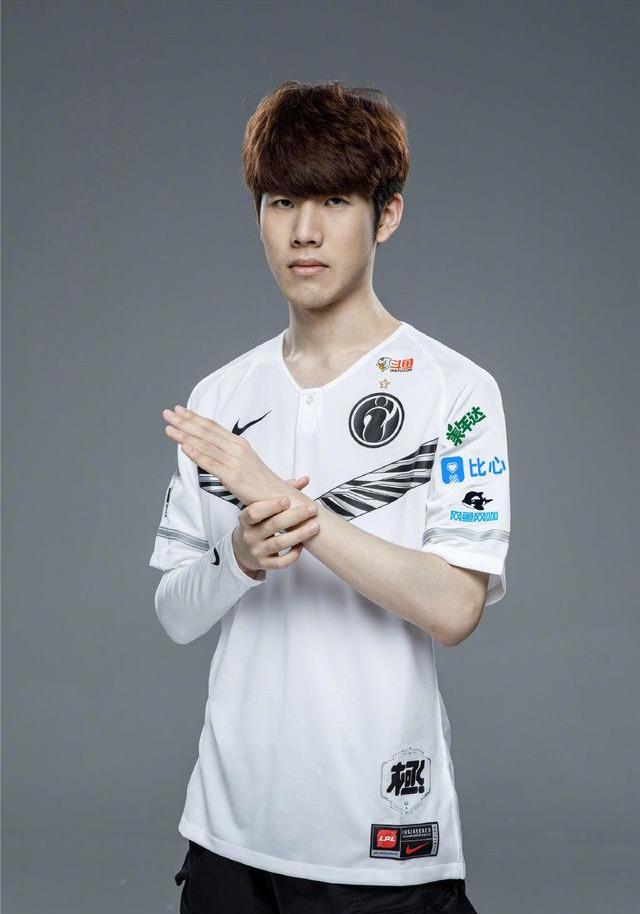 NaVi Junior 在 YaLLa Compass Qatar 2025 的季后赛中晋级