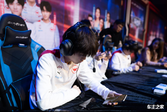 HLTV奖项：年度最佳突破选手 - Donk