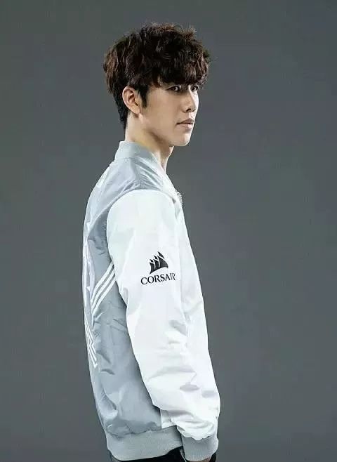 LPL夏季赛再现奇招，山鸡上单绝活龙女玩法解析