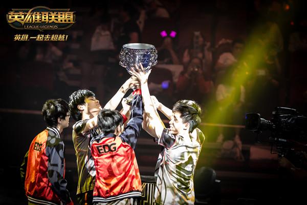 CSGO比分：EPL S12，IG被VG零封拿下